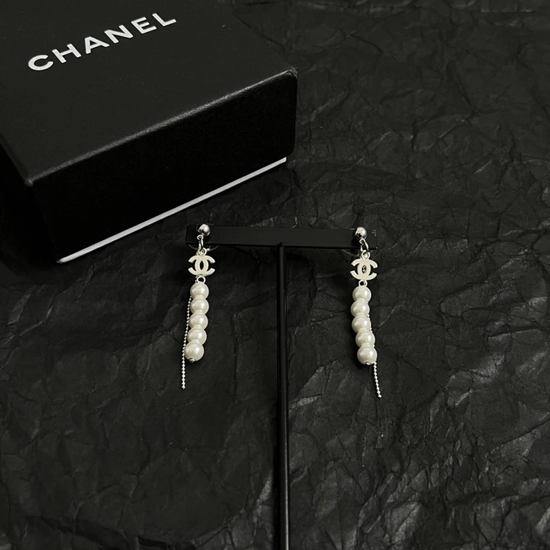 Supportive Chanel Earrings 219350
