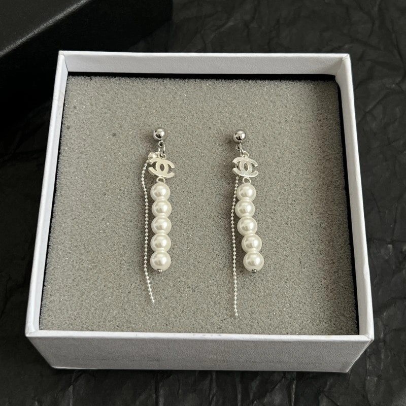 Supportive Chanel Earrings 219350