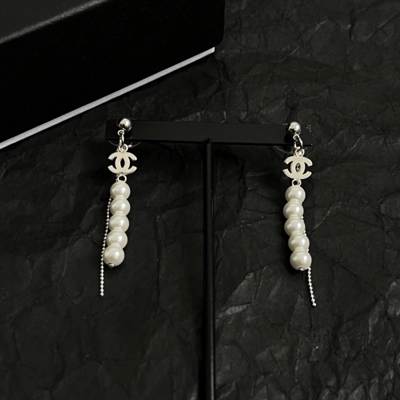 Supportive Chanel Earrings 219350