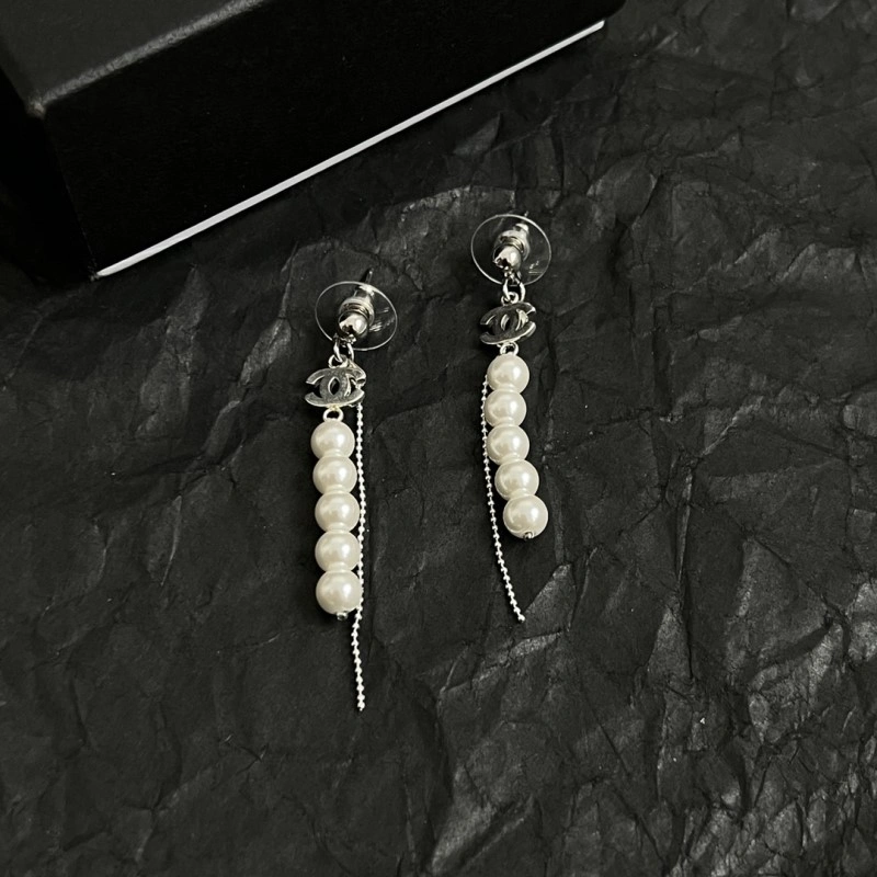 Supportive Chanel Earrings 219350