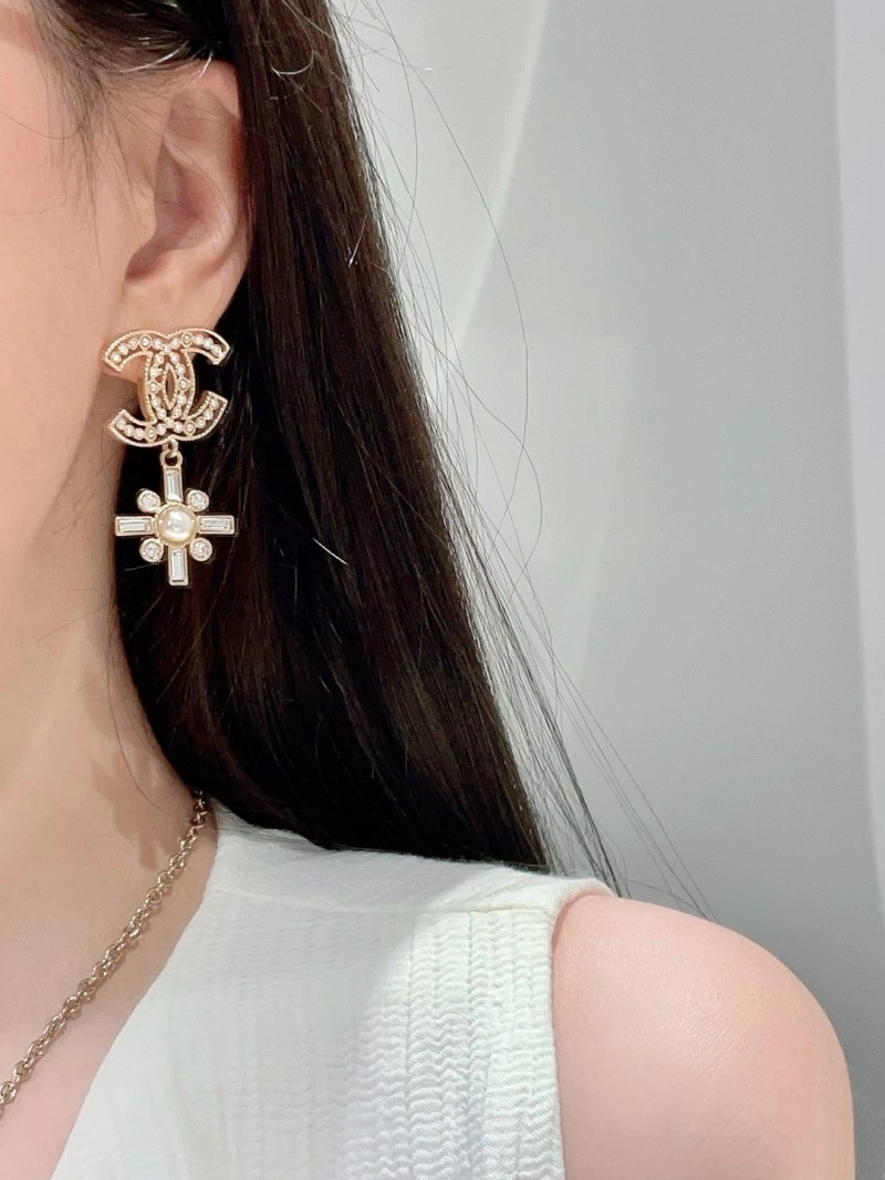 Popular Chanel Earrings 219337