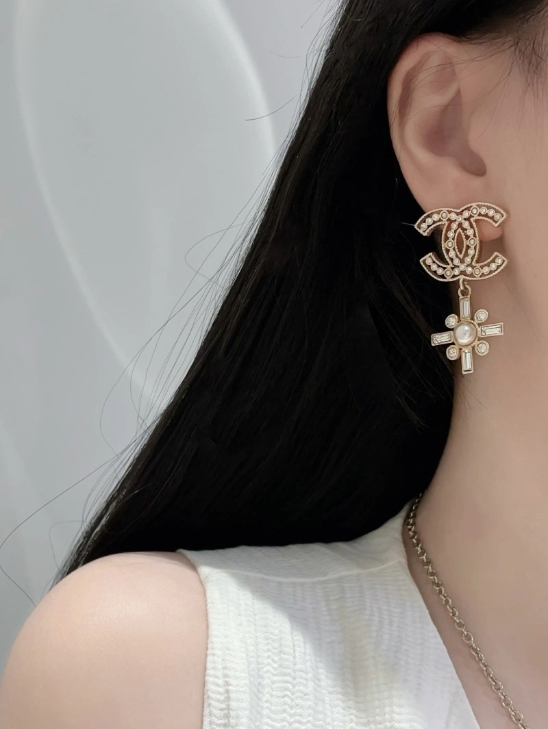 Popular Chanel Earrings 219337