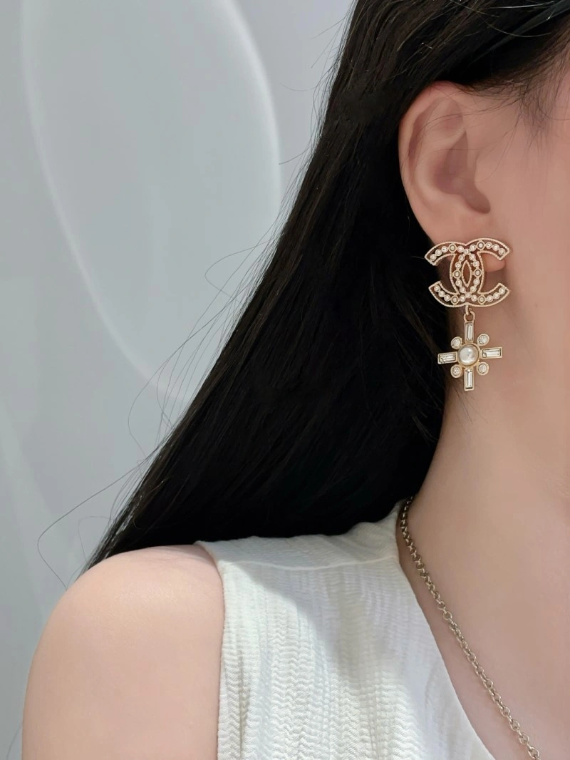 Popular Chanel Earrings 219337