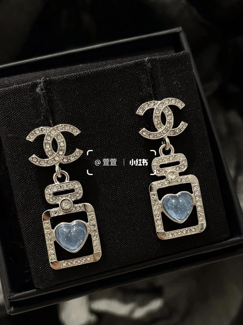 Comfortable Chanel Earrings 219333