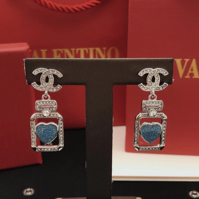 Comfortable Chanel Earrings 219333