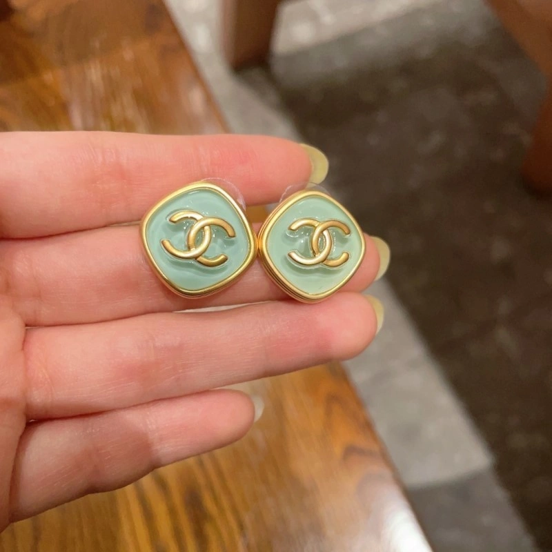 Chanel Earrings Neat 219326