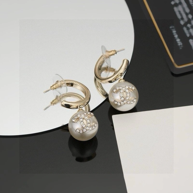 Minimalist Chanel Earrings 219315