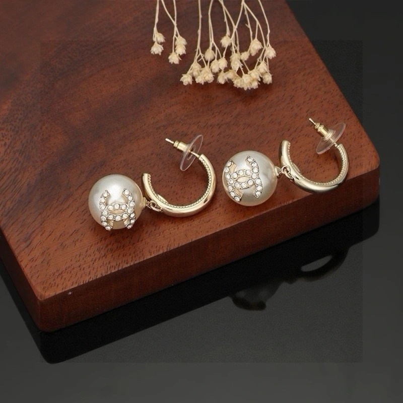 Minimalist Chanel Earrings 219315