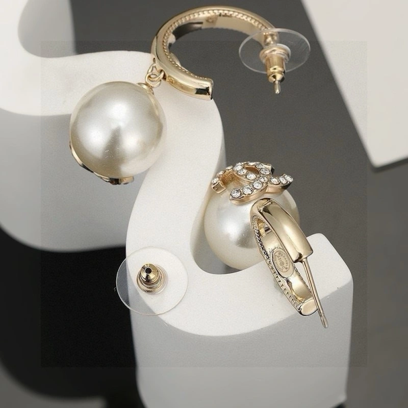 Minimalist Chanel Earrings 219315