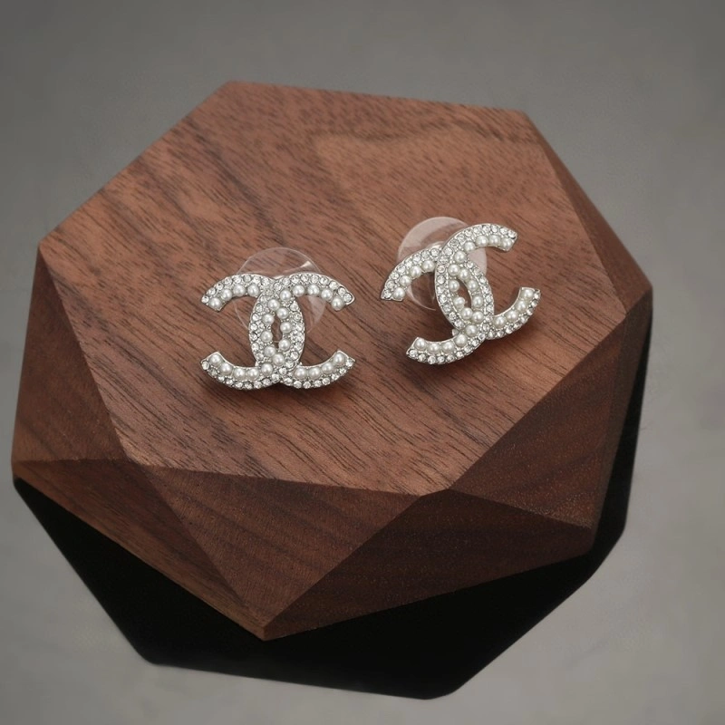 Chanel Earrings Neat 219312