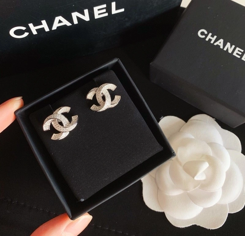 Trendsetting Chanel Earrings 219327