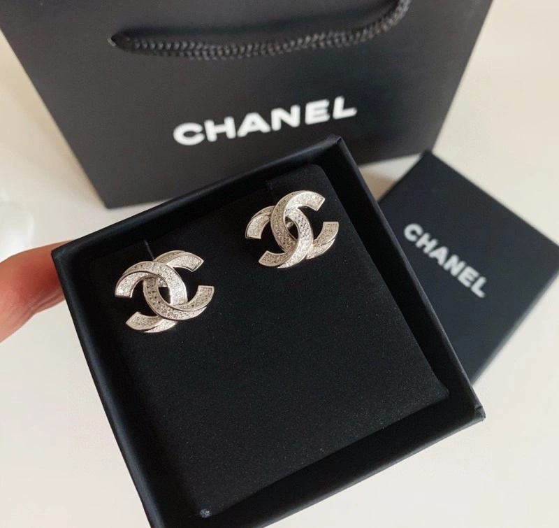 Trendsetting Chanel Earrings 219327