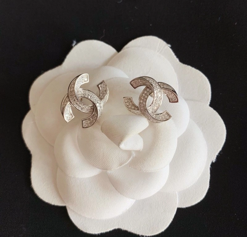 Trendsetting Chanel Earrings 219327