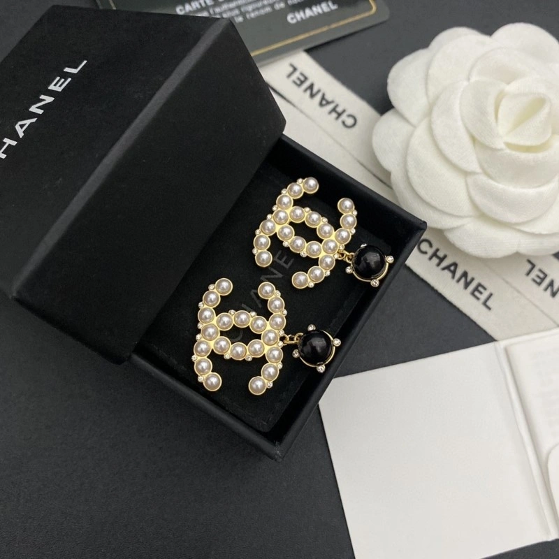 Chanel Earrings Supportive 219304