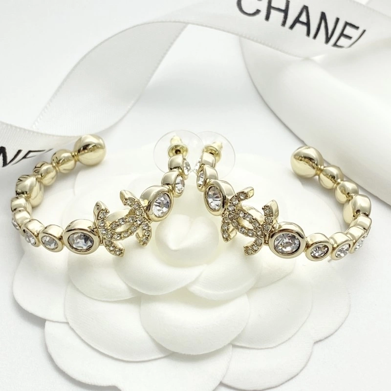 Stylish Chanel Earrings 219280