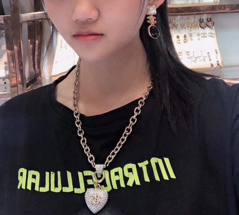 HighPerformance Chanel Earrings 219258