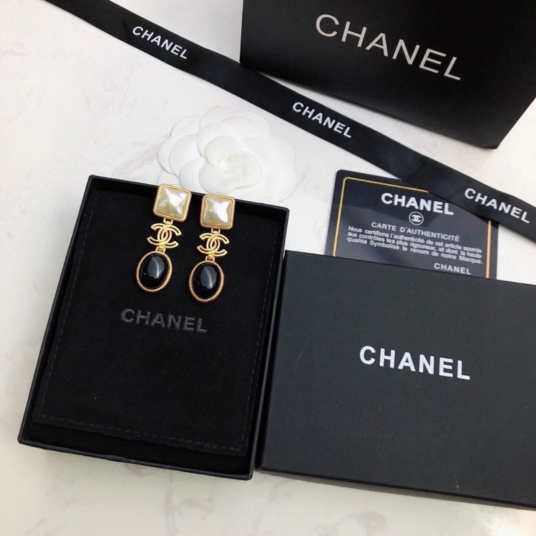 HighPerformance Chanel Earrings 219258