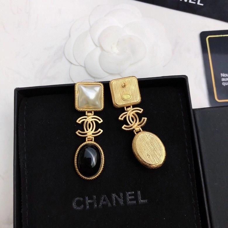 HighPerformance Chanel Earrings 219258