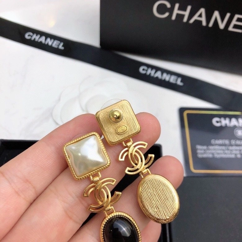 HighPerformance Chanel Earrings 219258