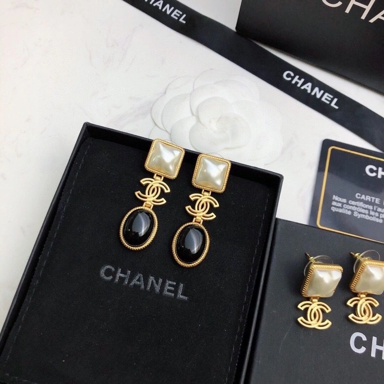 HighPerformance Chanel Earrings 219258