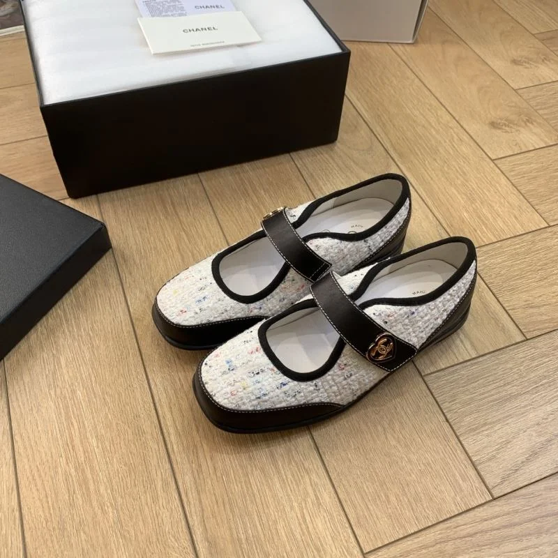 Effortless Chanel Flat Shoes 19326