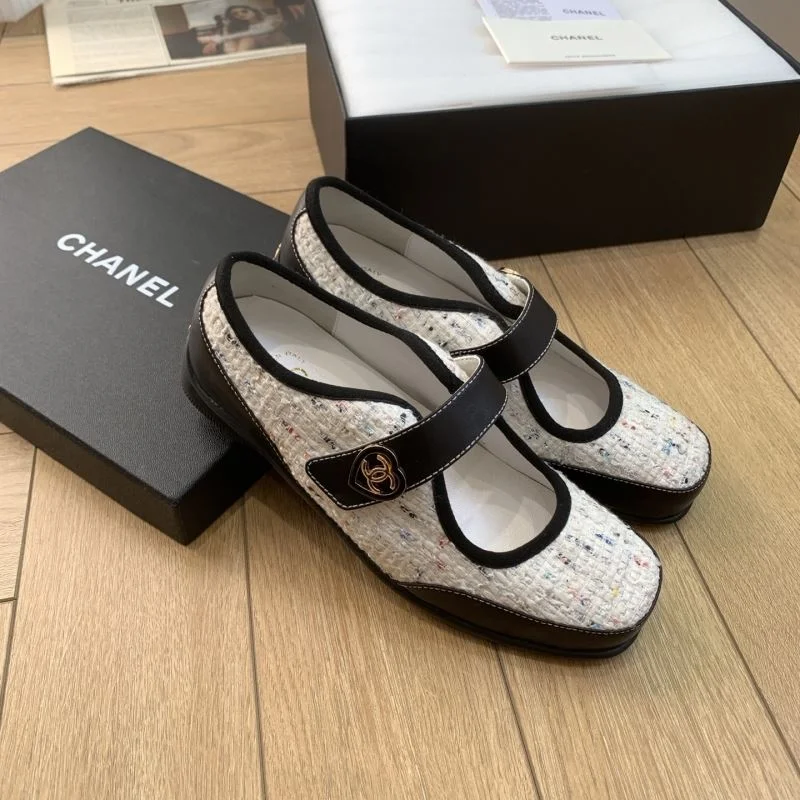Effortless Chanel Flat Shoes 19326