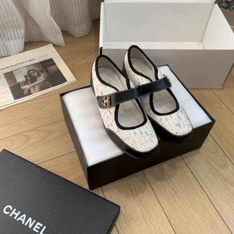 Effortless Chanel Flat Shoes 19326