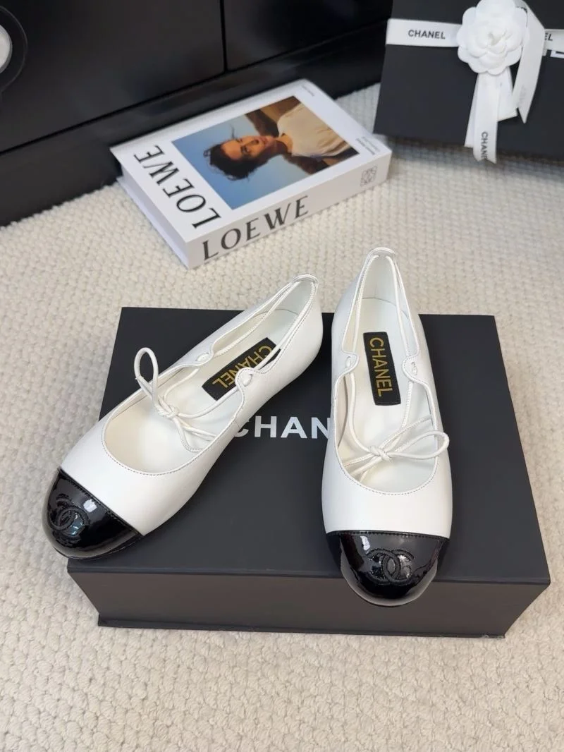 Chanel Flat Shoes FashionForward 19341
