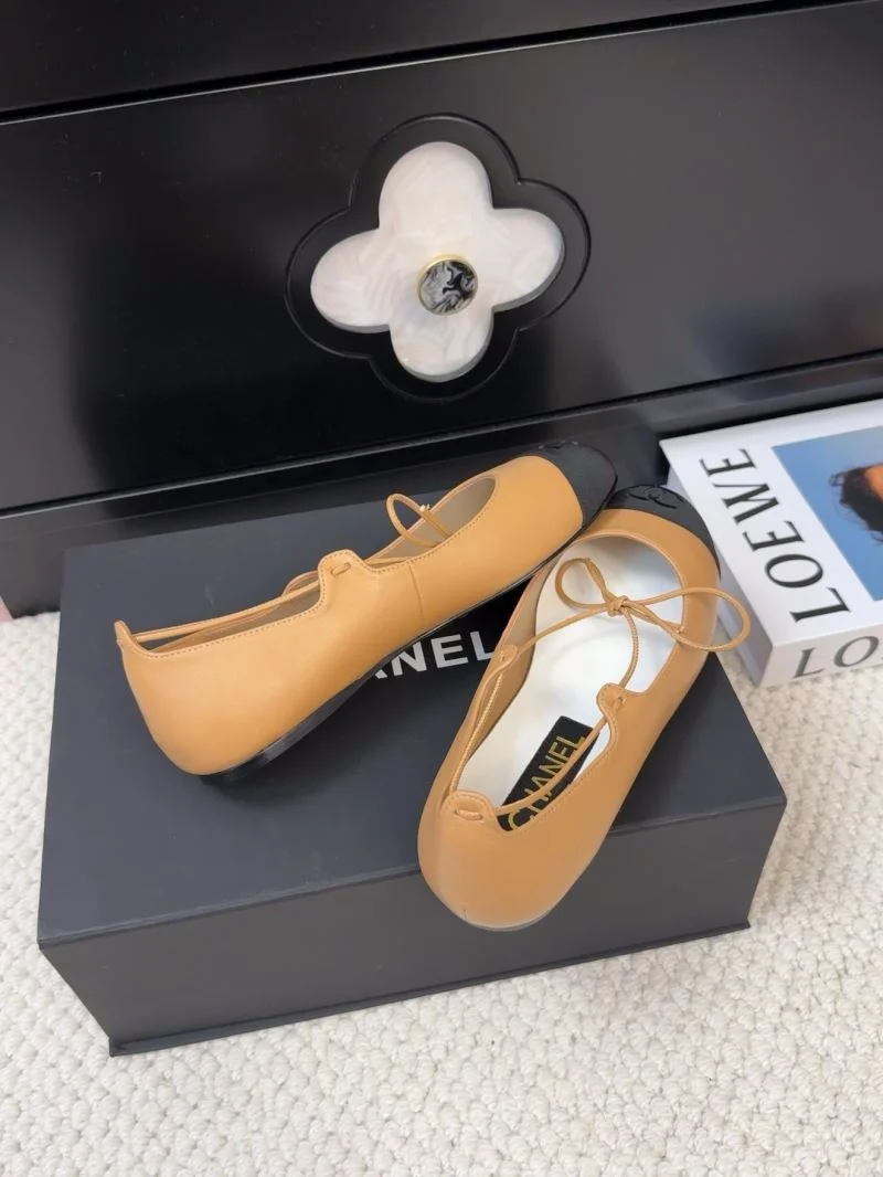 Chanel Flat Shoes Flexible 19395