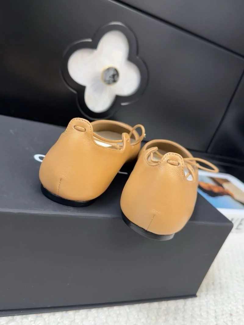 Chanel Flat Shoes Flexible 19395