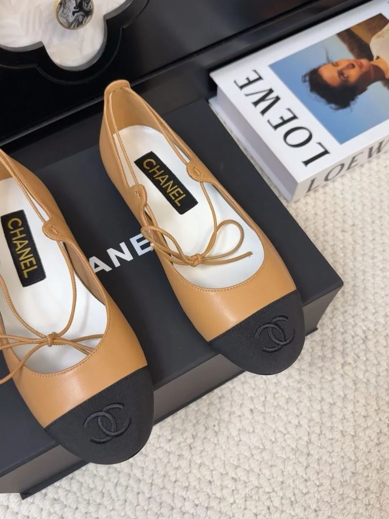 Chanel Flat Shoes Flexible 19395