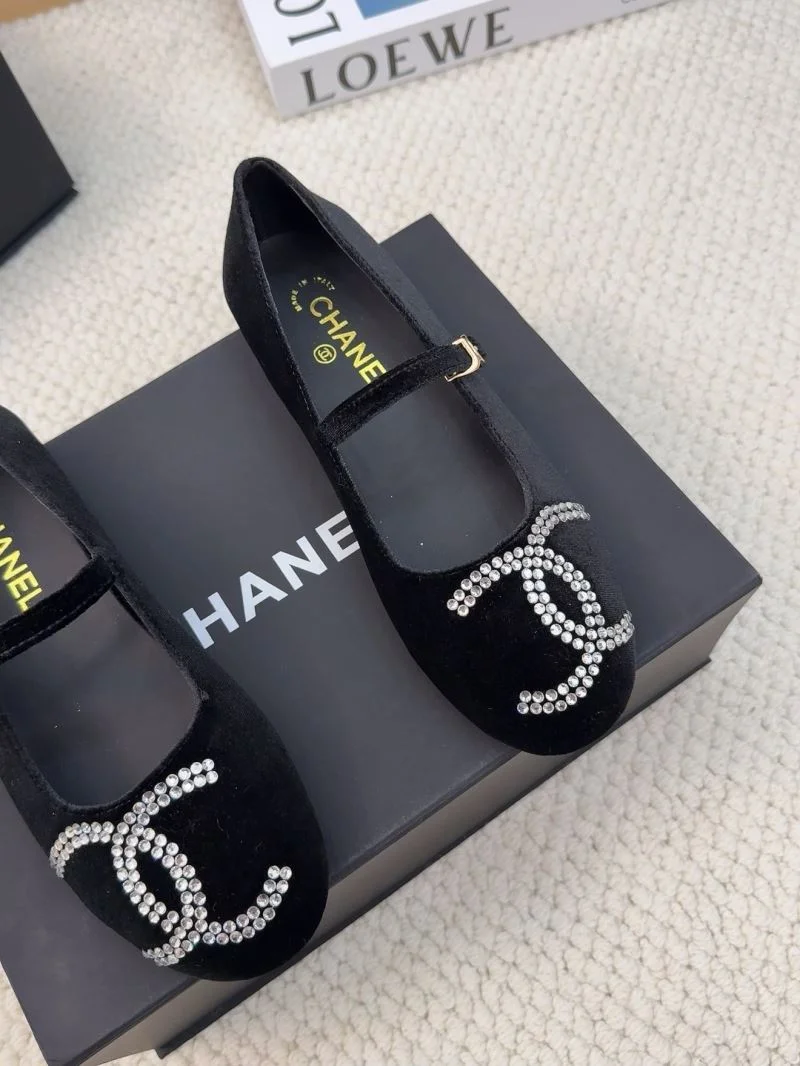 Chanel Flat Shoes WrinkleFree 19336