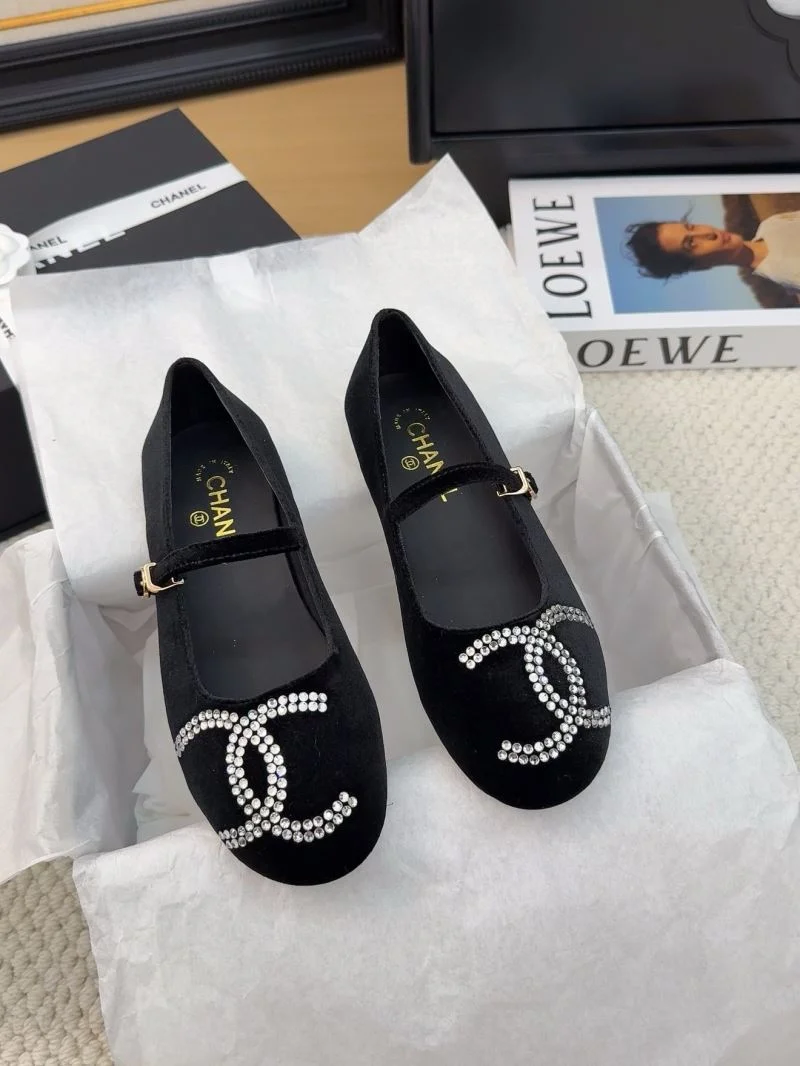 Chanel Flat Shoes WrinkleFree 19336