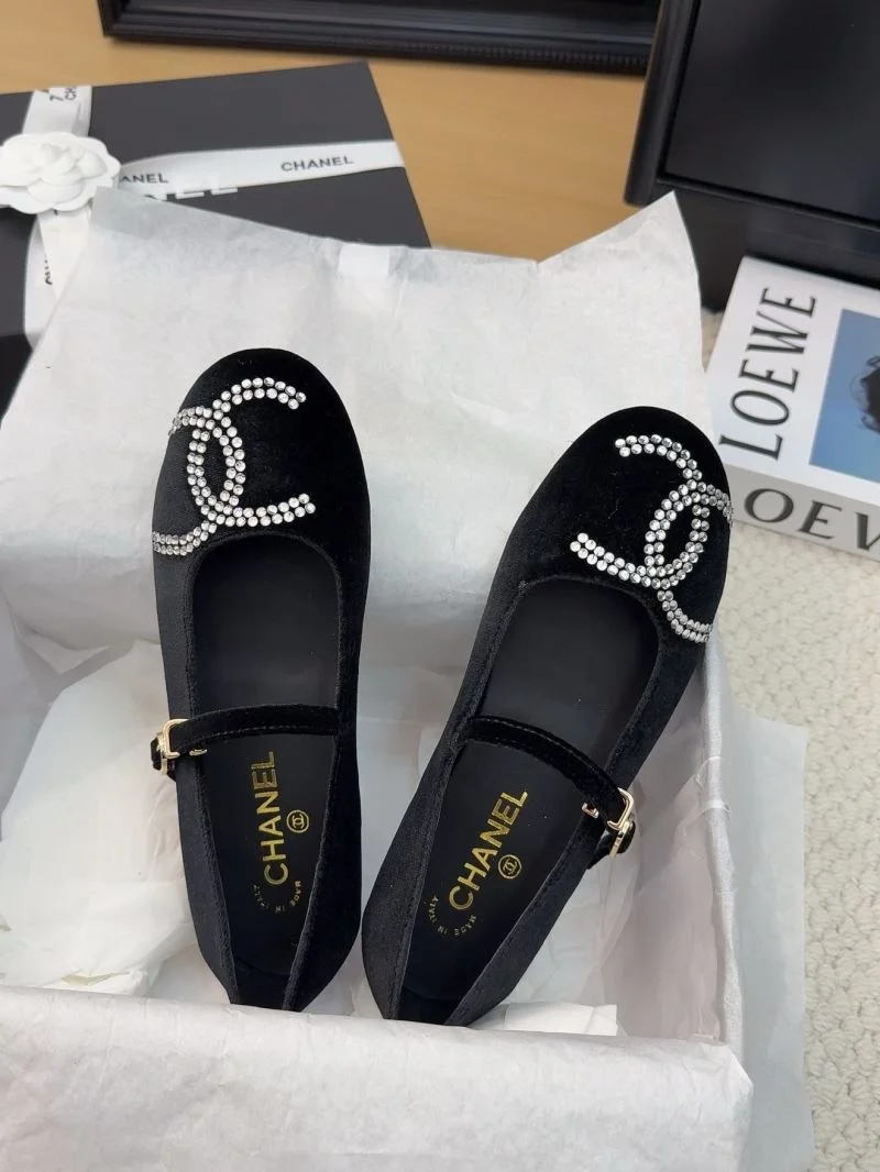 Chanel Flat Shoes WrinkleFree 19336
