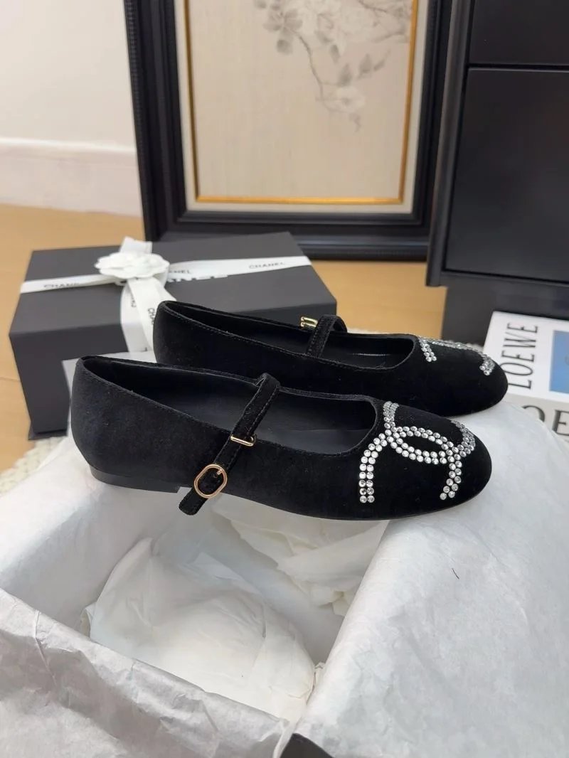 Chanel Flat Shoes WrinkleFree 19336