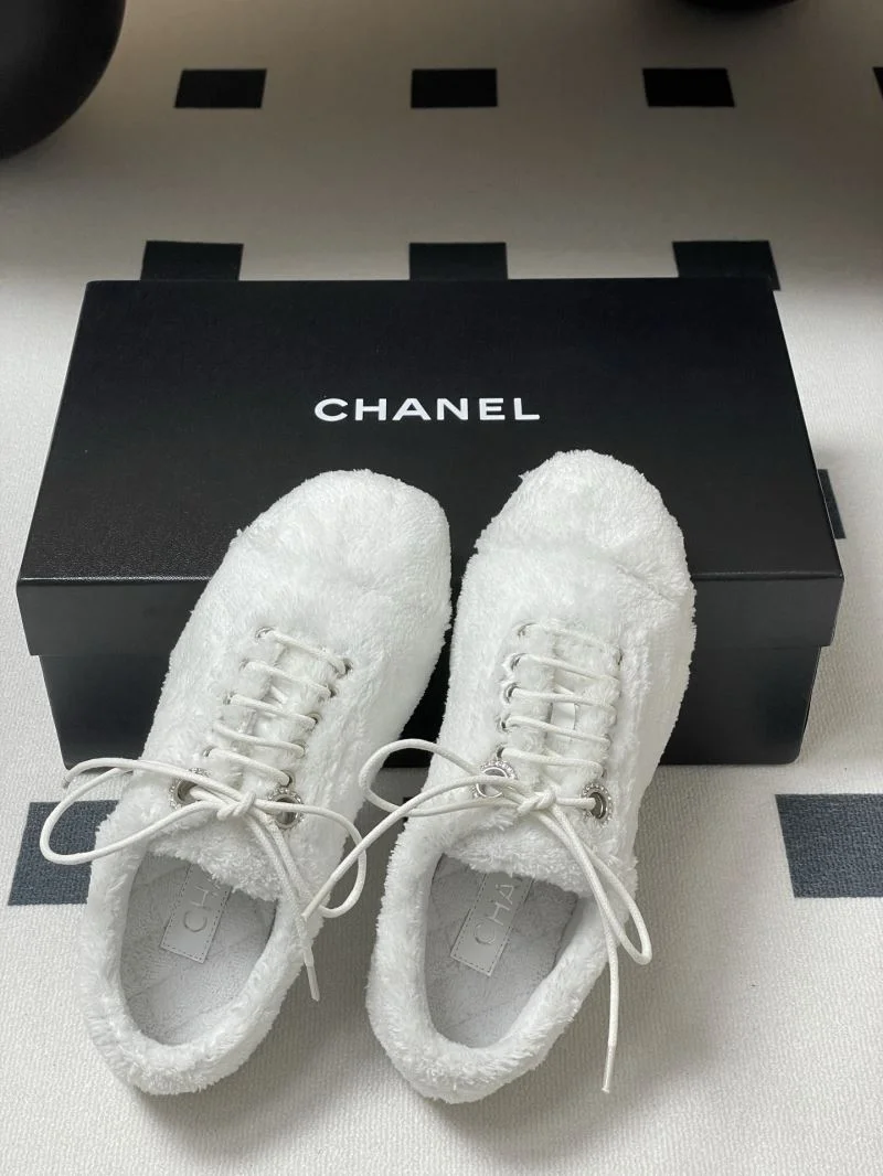 Versatile Chanel Flat Shoes 19310