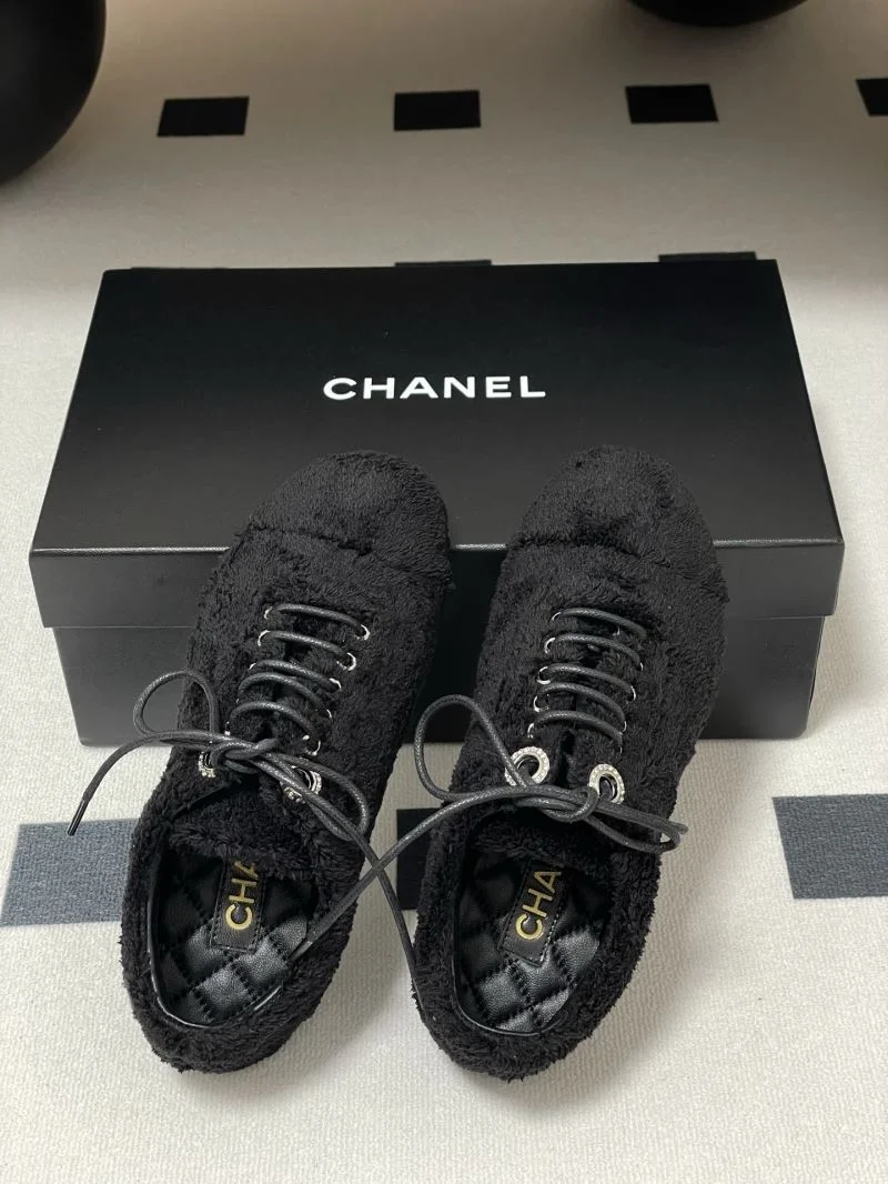 EyeCatching Chanel Flat Shoes 19306