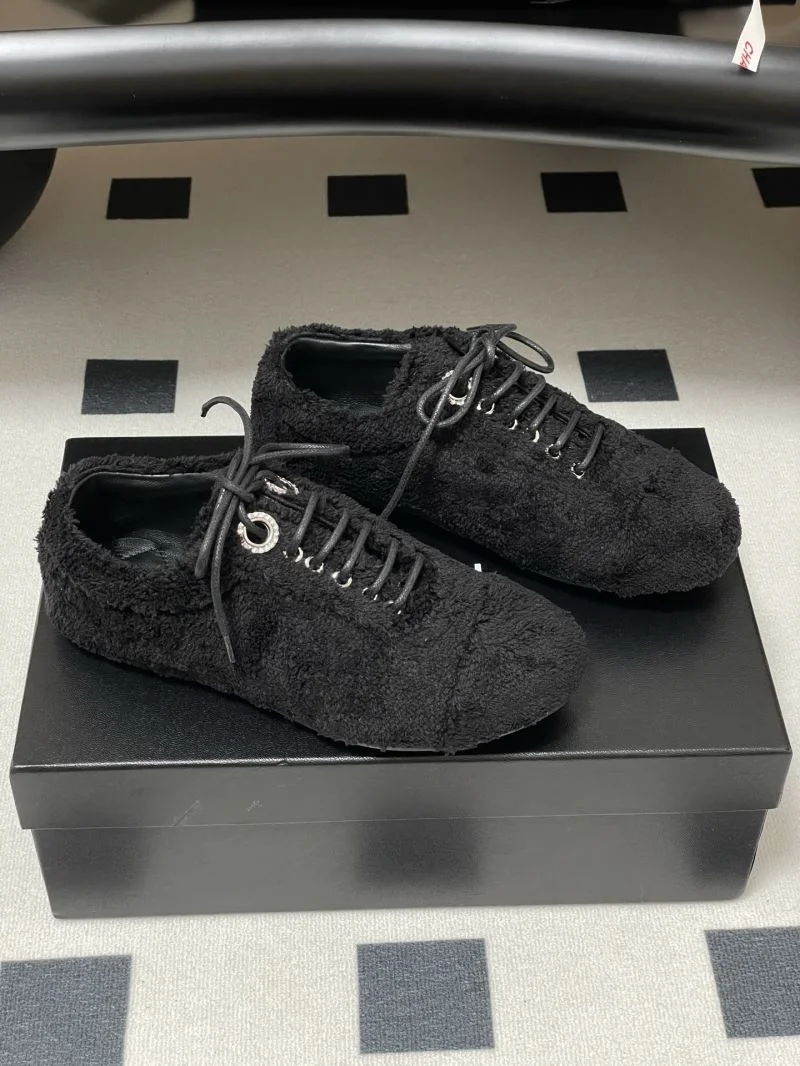 EyeCatching Chanel Flat Shoes 19306