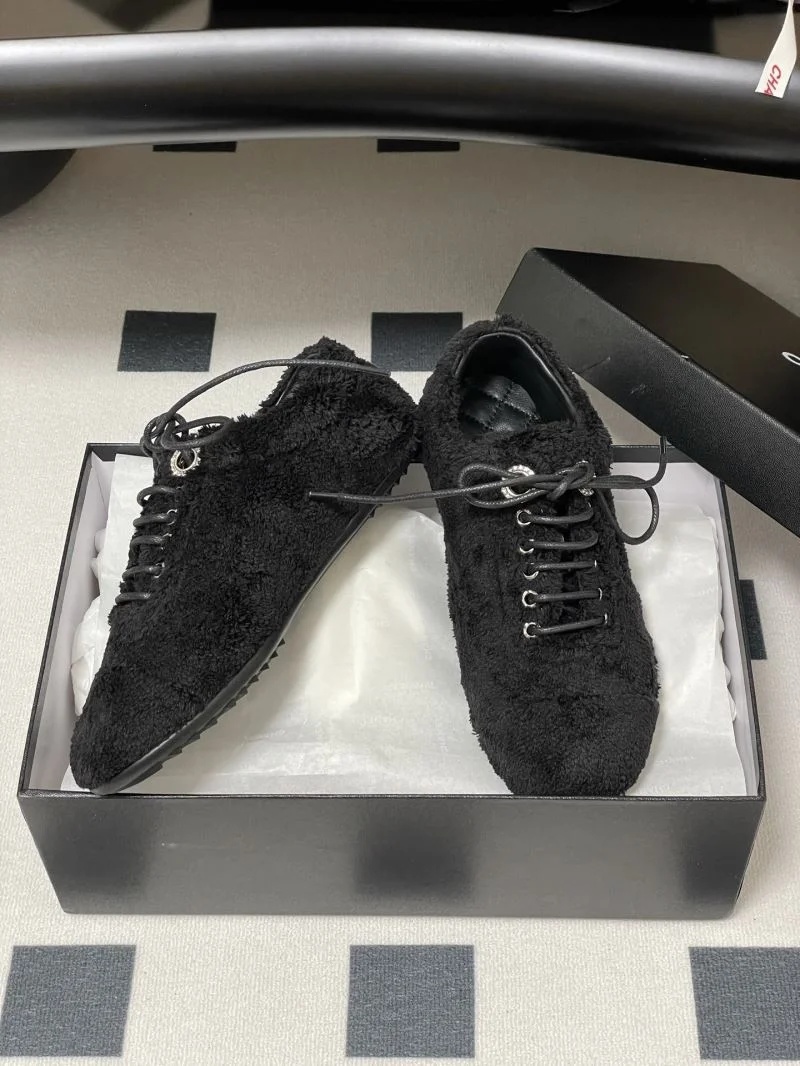 EyeCatching Chanel Flat Shoes 19306