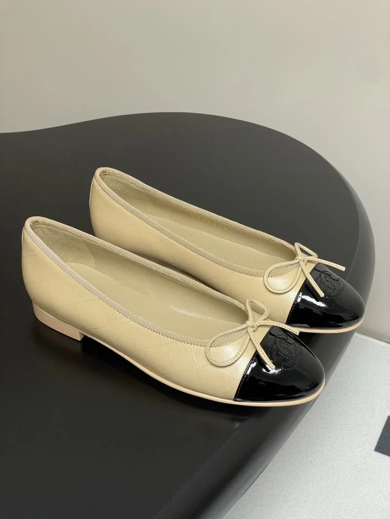 Chanel Flat Shoes Comfortable 19316