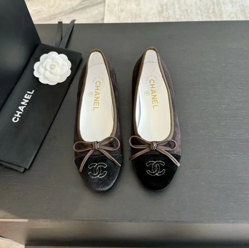 Chanel Flat Shoes Trendsetting 18296