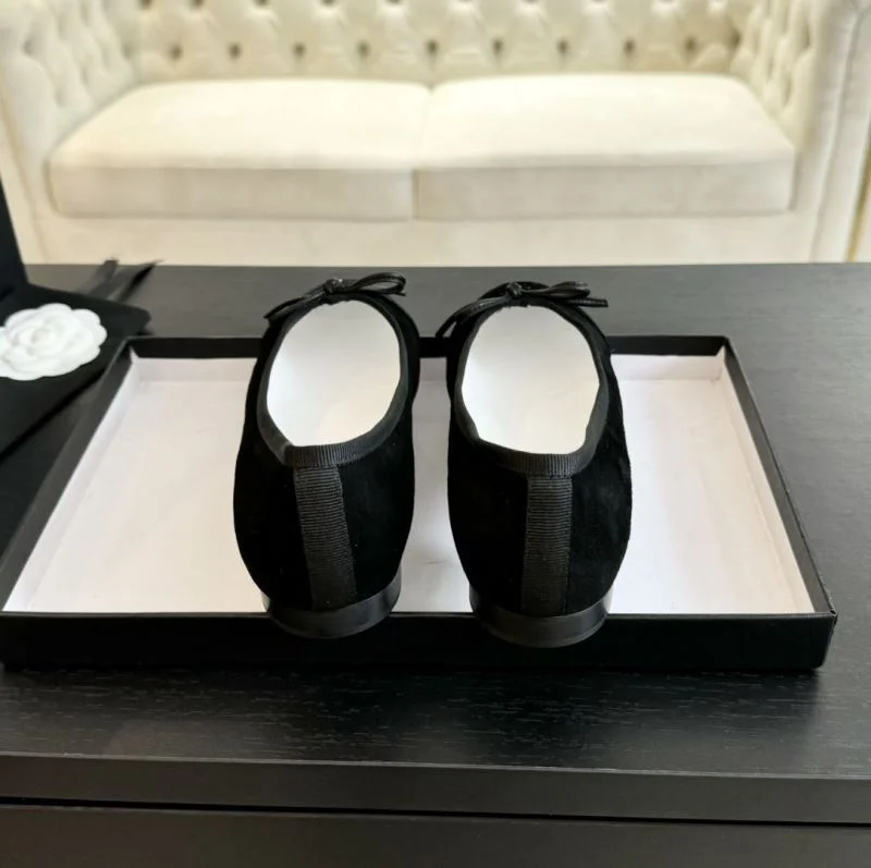 Seasonal Chanel Flat Shoes 18305