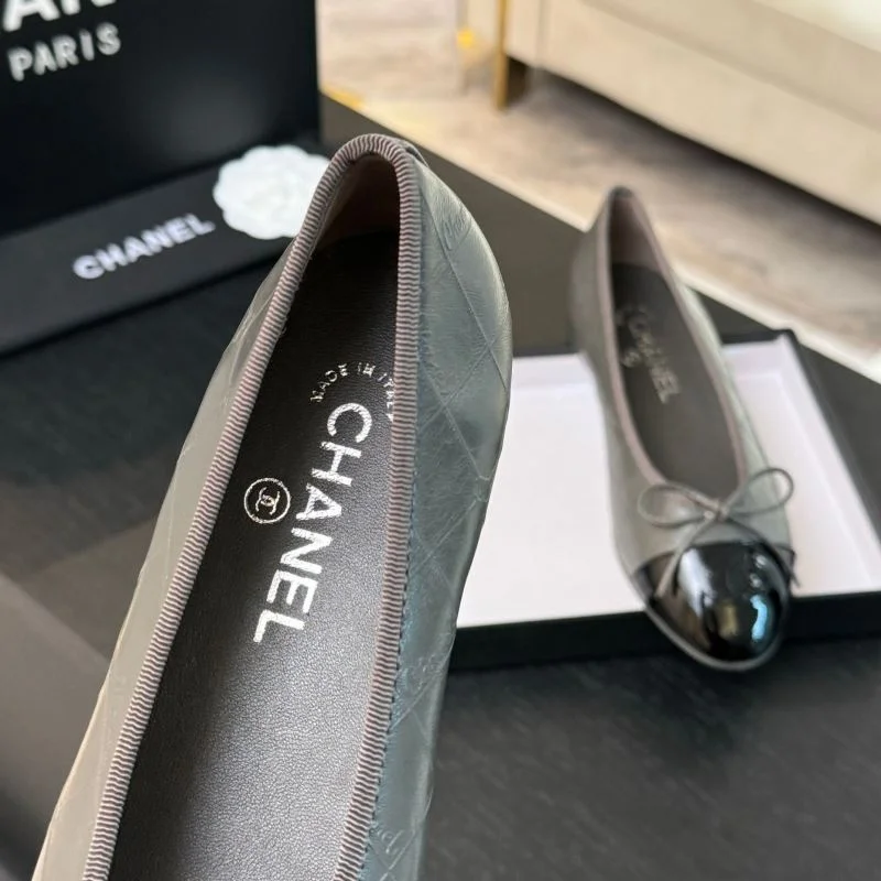 Chanel Flat Shoes WrinkleFree 18289