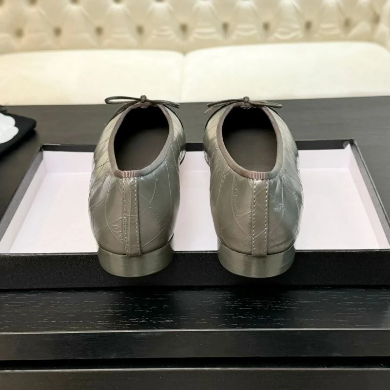 Chanel Flat Shoes WrinkleFree 18289
