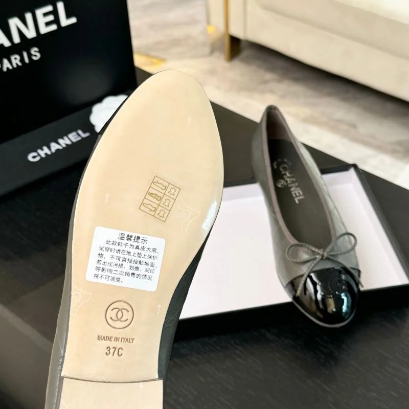 Chanel Flat Shoes WrinkleFree 18289