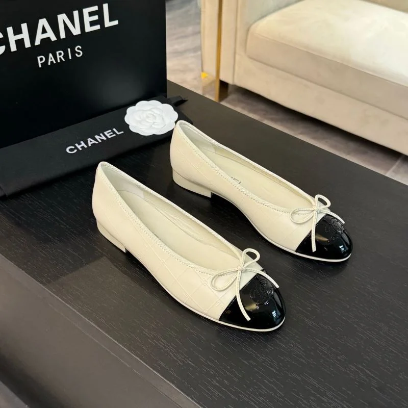 Stylish Chanel Flat Shoes 18290