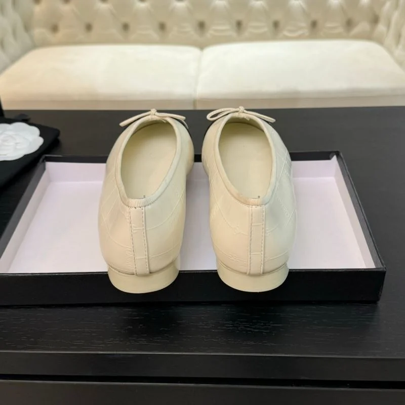Stylish Chanel Flat Shoes 18290