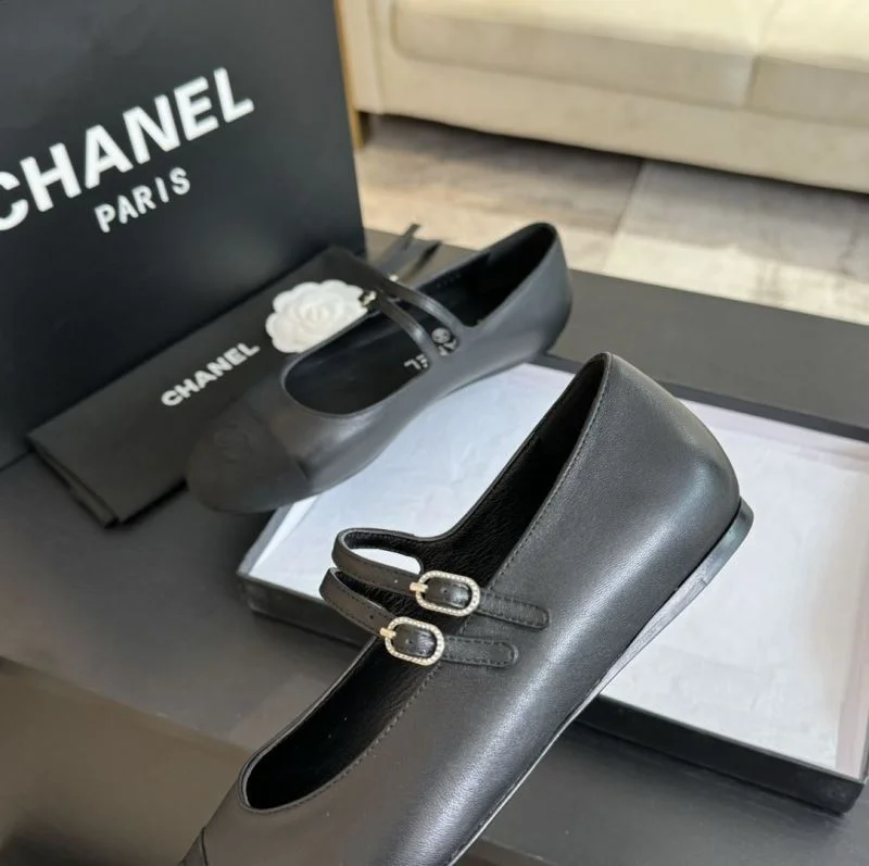 Unisex Chanel Flat Shoes 18287