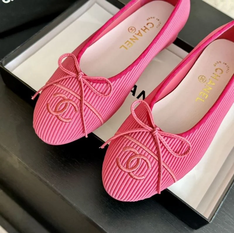 WeatherProof Chanel Flat Shoes 18271