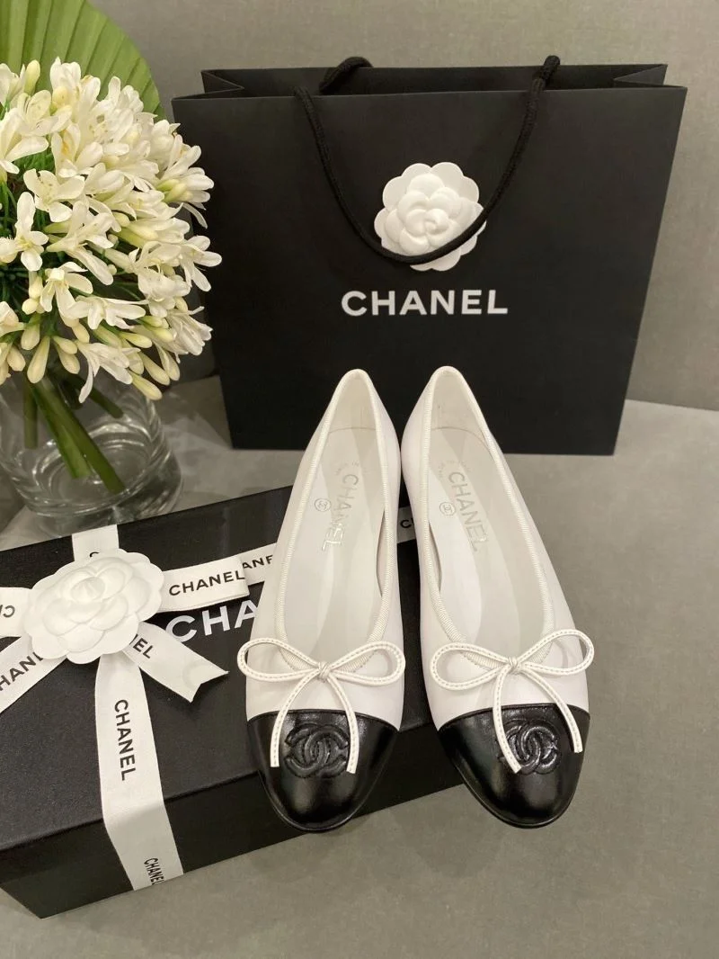 Versatile Chanel Flat Shoes 18277